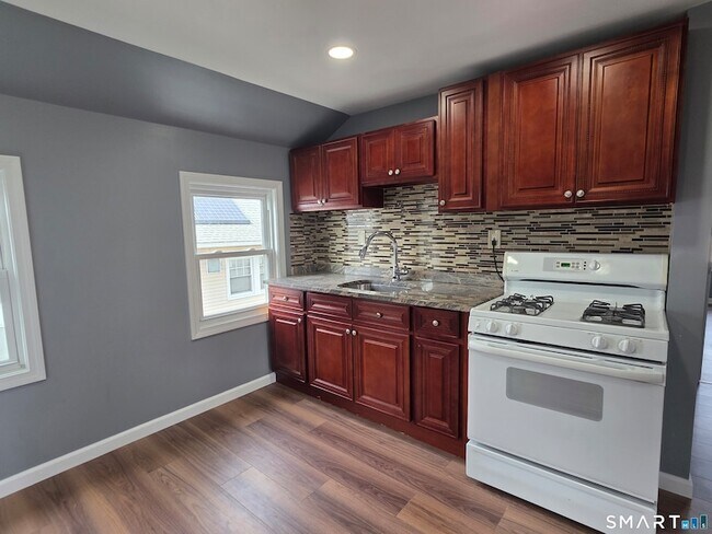 Building Photo - 68-70-70 Westfield Ave