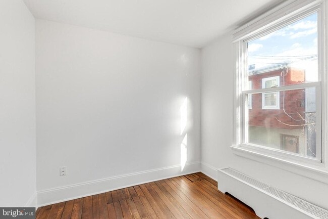 Building Photo - 821 N Bambrey St