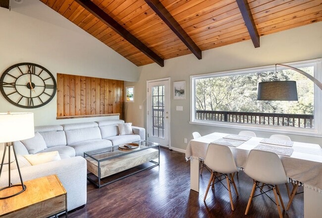 Building Photo - 24933 Faulhorn Dr