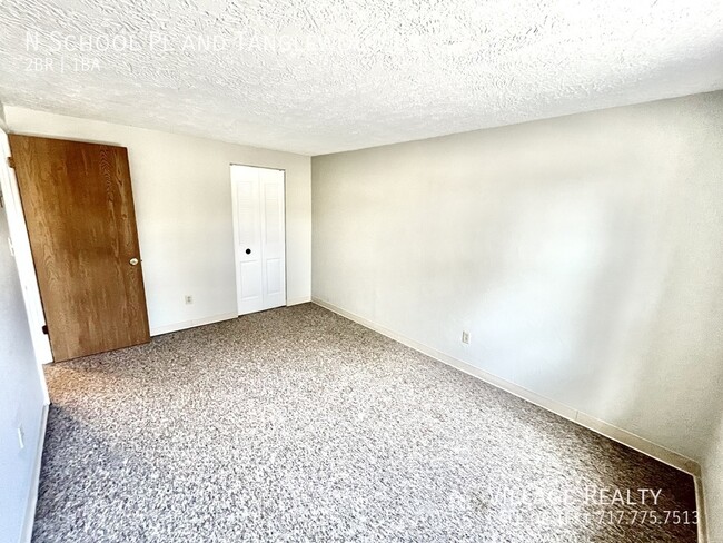 Building Photo - 307 N School Pl