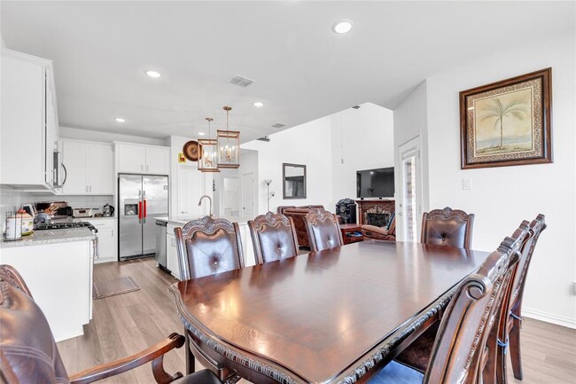 Building Photo - 122 Shagbark Trl
