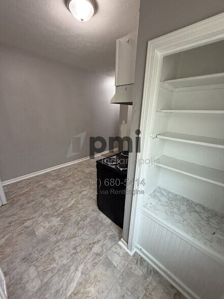 Building Photo - 112 Adler St