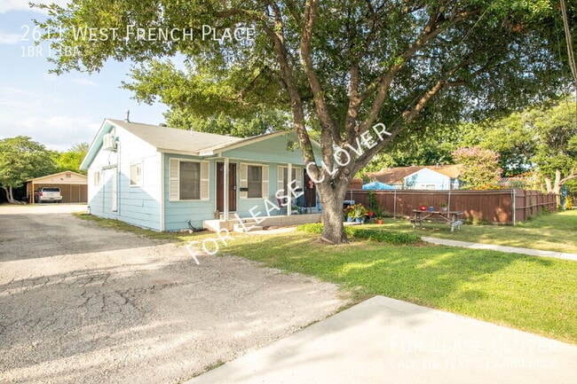 Building Photo - 2611 W French Pl