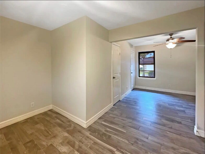 Building Photo - 12107 Pompton Dr