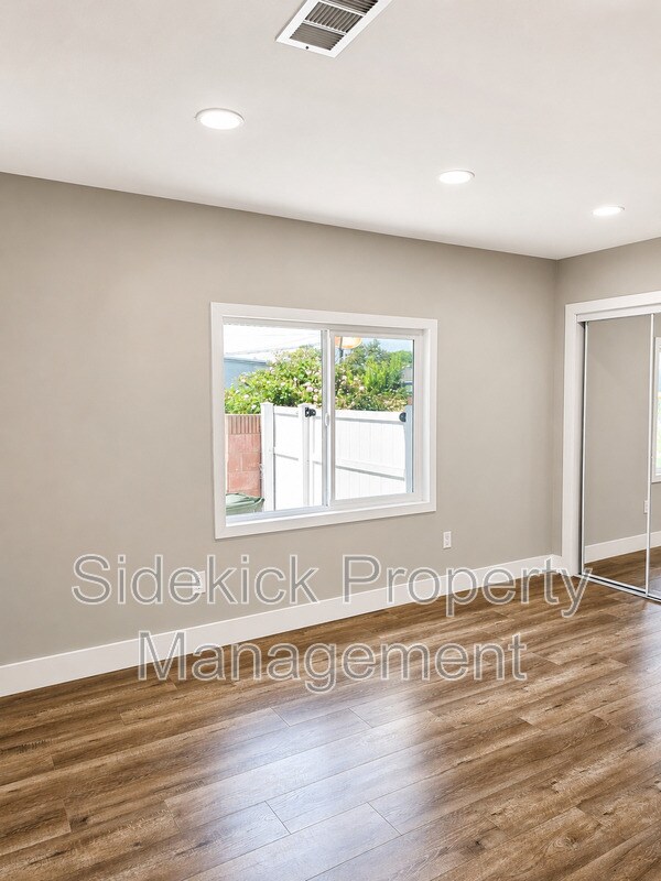 Building Photo - 11443 Dicky St