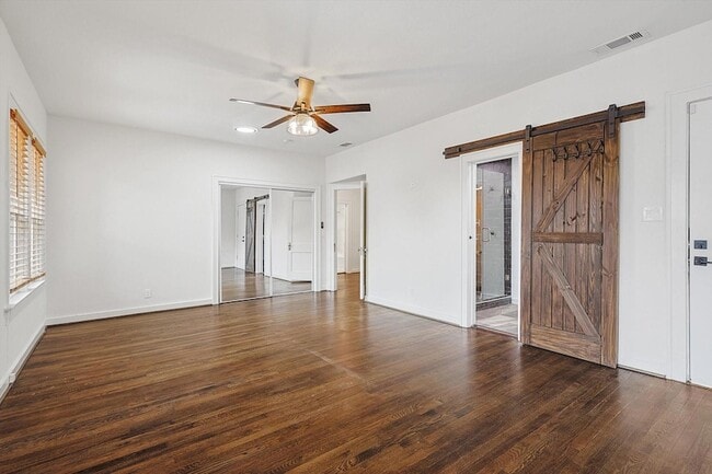 Building Photo - 5620 Richmond Ave