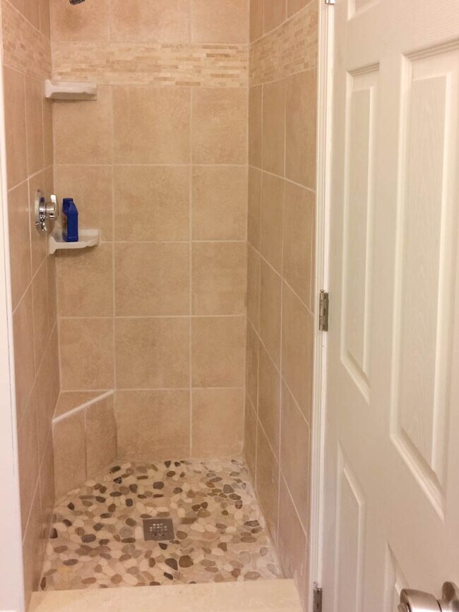 Building Photo - ALLSTON 4 BED/2 BATH ON CHESTER ST - LAUNDRY IN UNIT