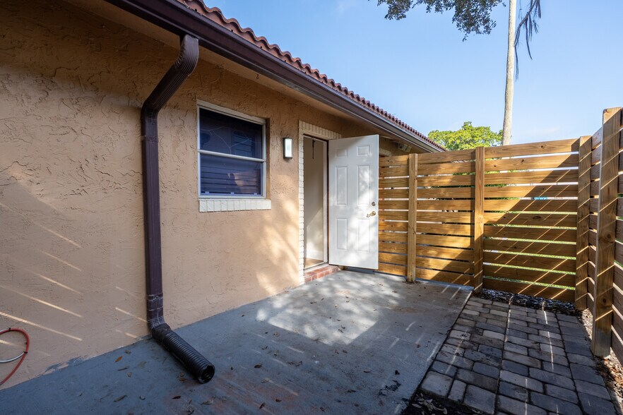 Building Photo - 10911 NW 45th St