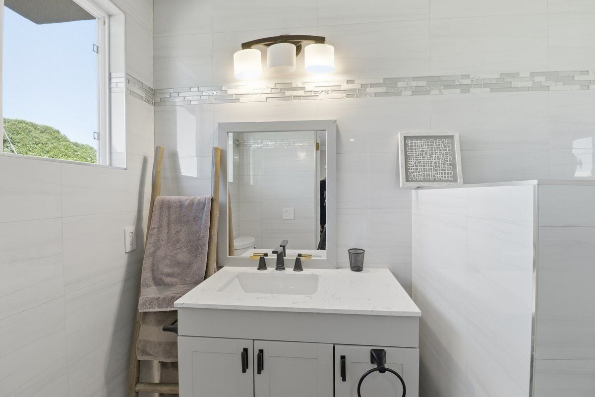 Building Photo - 6400 Pacific Ave