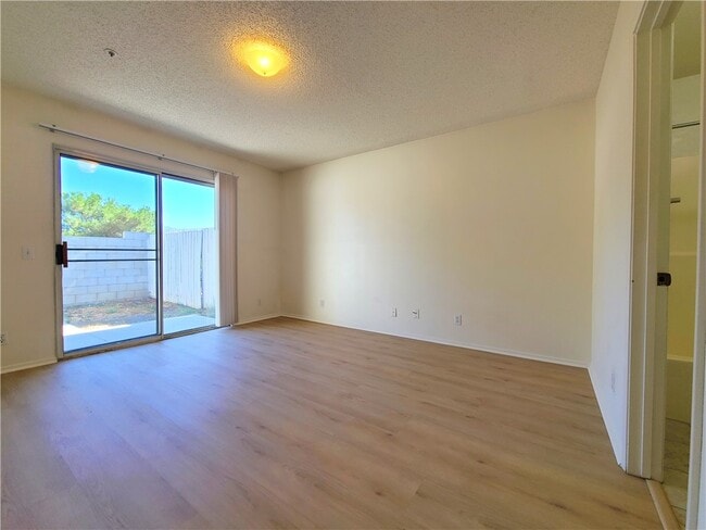 Building Photo - 12694 Valley View St