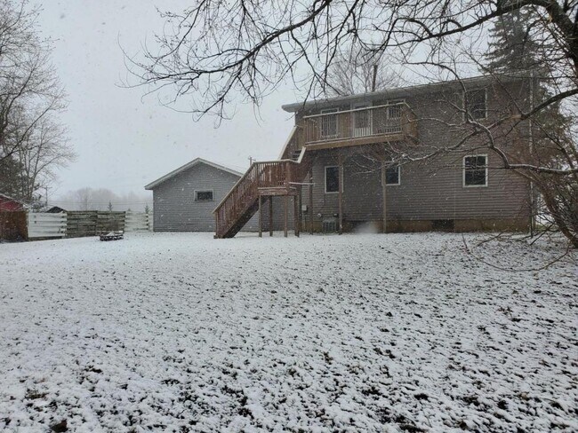 Building Photo - 11365 Stinson Ave