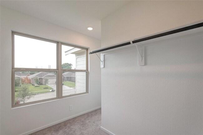 Building Photo - 17914 Becker Lndg Dr