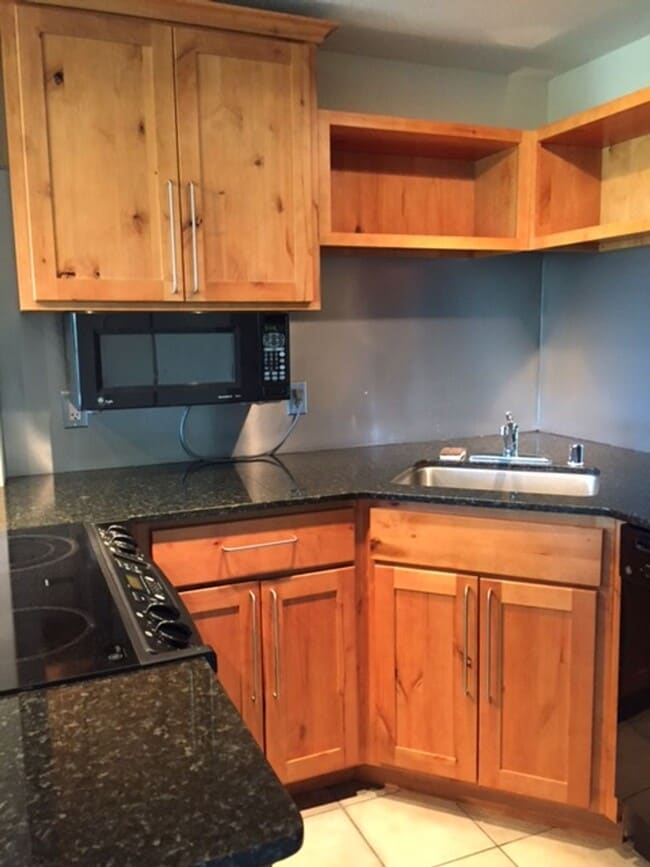 Building Photo - 1 Bedroom at Citywalk Downtown with Utilities Included!!