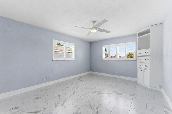 Building Photo - 1245 79th St S