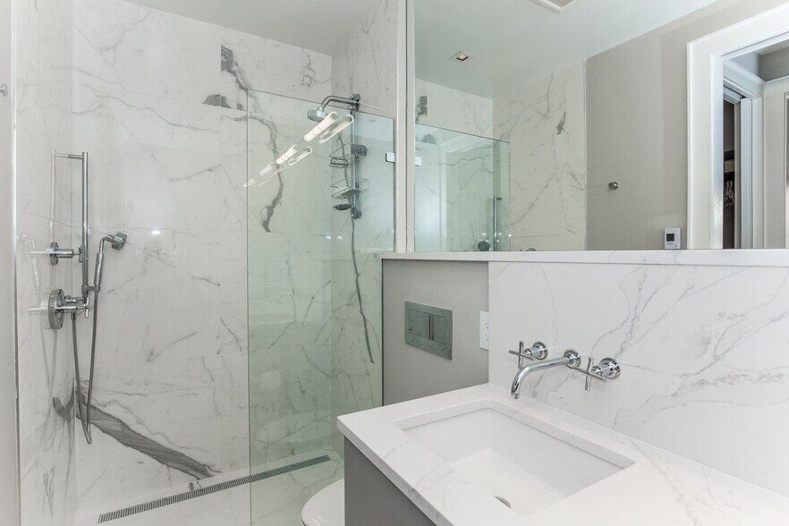 Building Photo - 1511 Kingman Pl NW
