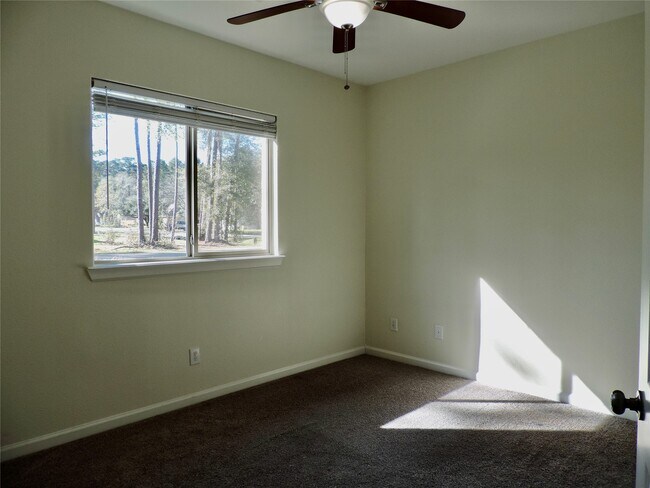 Building Photo - 2730 N Colosseum Ct