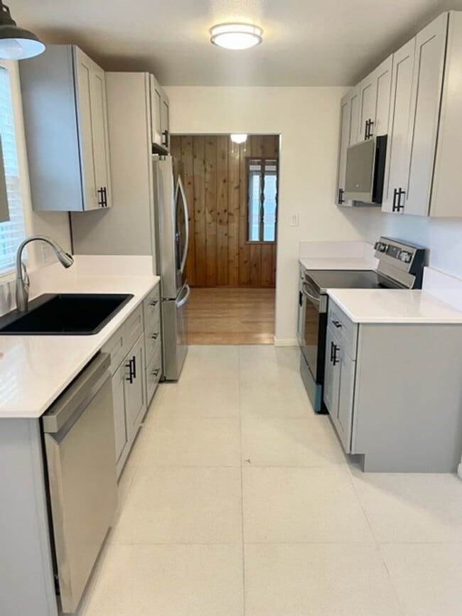 Building Photo - Completely Renovated Clairemont Home