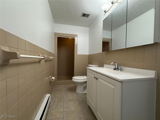 Building Photo - 12050 Lake Ave