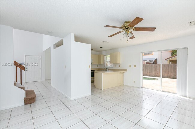 Building Photo - 2592 W Saratoga Dr