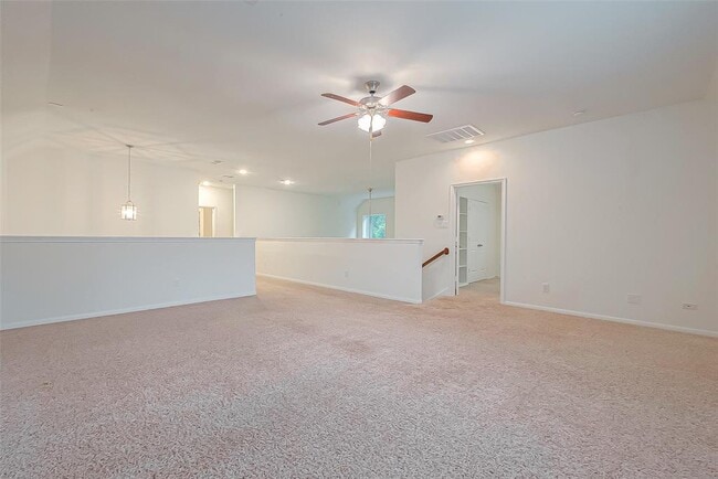 Building Photo - 1924 Honey Laurel Dr