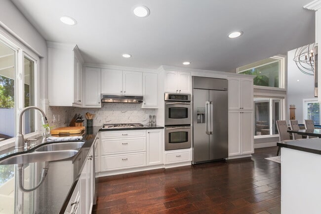 Building Photo - 7446 Trigo Ln