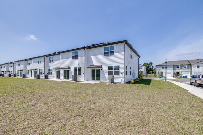 Building Photo - 3265 Vesara Dr