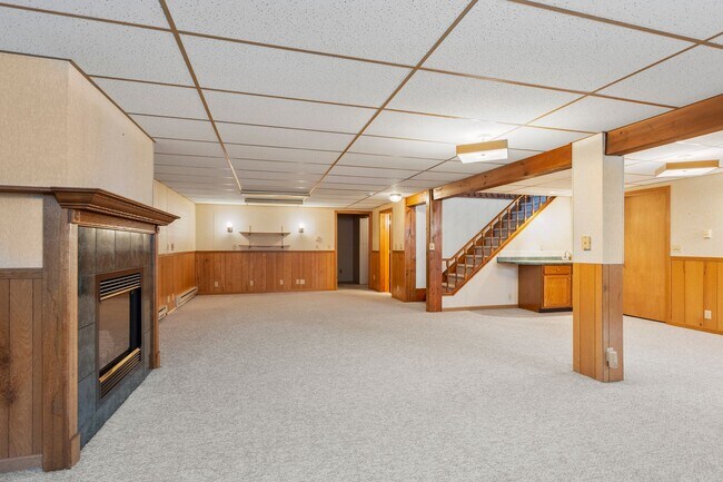 Building Photo - 650/652 Millbrook Drive