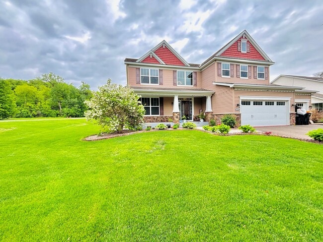 Building Photo - ONE OF A KIND 5bed/4bath!  *HOME THEATER* ...