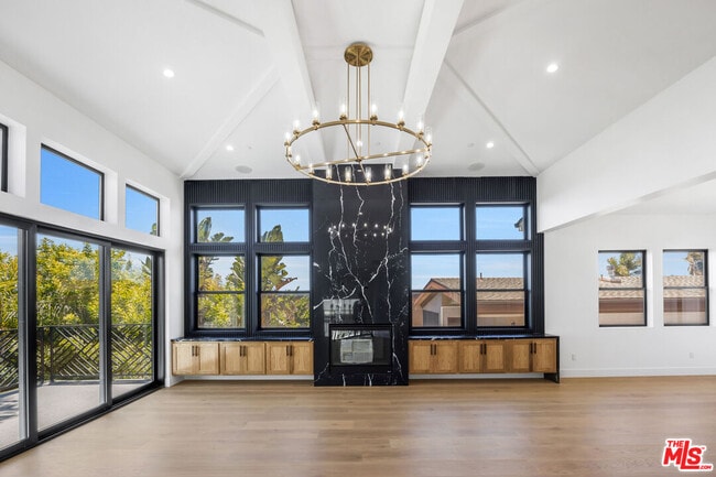 Building Photo - 926 17th St