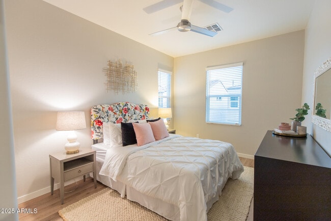 Building Photo - 3717 E Flower St