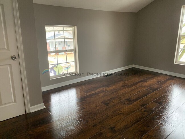 Building Photo - Madison Rental