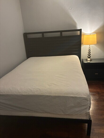 Building Photo - 4584 Park St