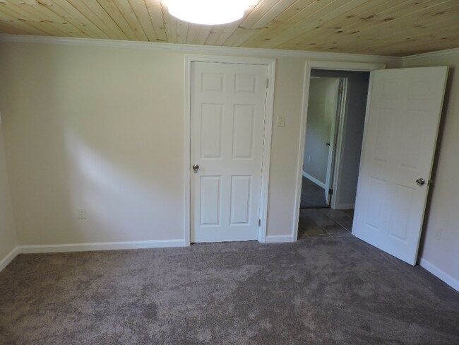 Building Photo - 1 Wildlife Club Ln