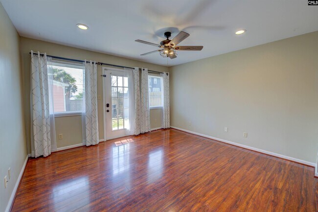 Building Photo - 728 Blanding St
