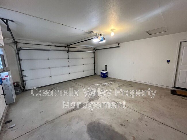 Building Photo - 39866 Newcastle Dr