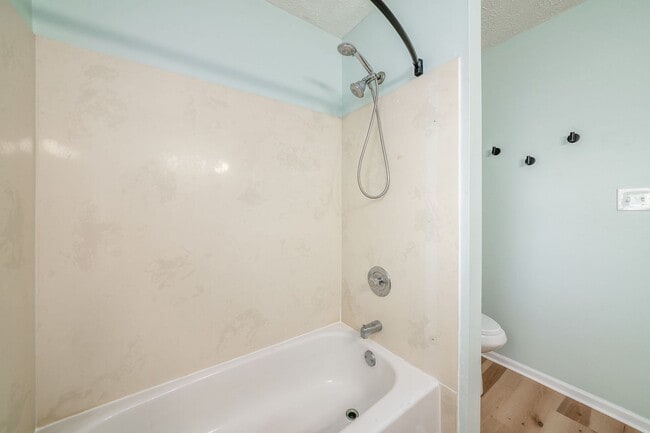 Building Photo - Fully Renovated Reynoldsburg Home