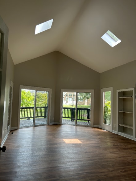 Building Photo - 412 Oak Ridge Dr