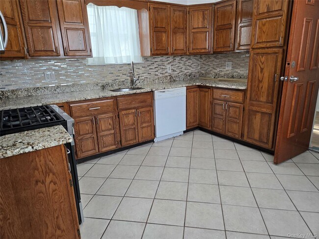 Building Photo - 80-66 88th Rd