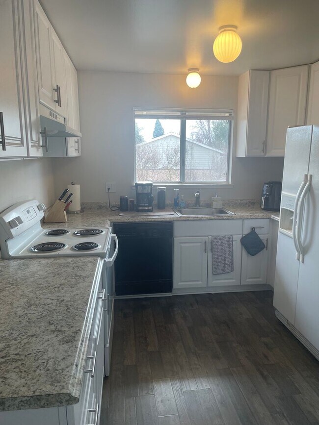 Building Photo - The American River is your backyard! 2 Bedroom 2.5 Bath Townhome