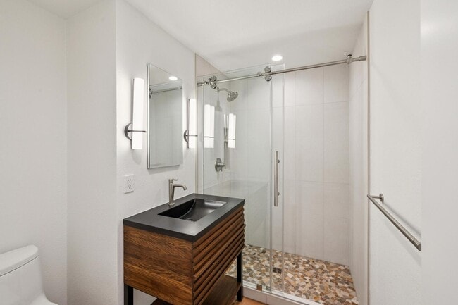 Building Photo - Charming 4BR Home Available in Private Portola Valley Cul de Sac