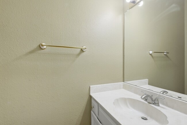 Building Photo - 506 Wilcrest Dr