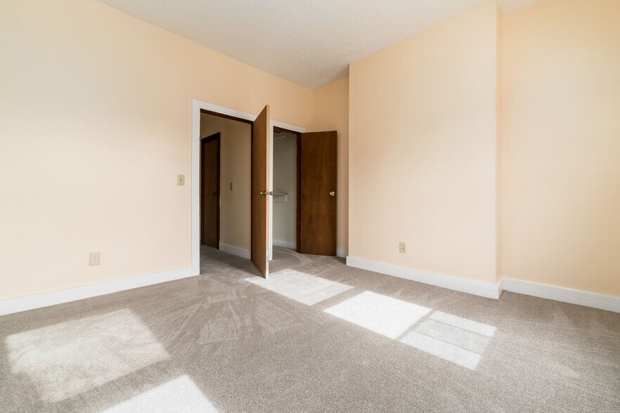 Building Photo - 277 S Champion Ave