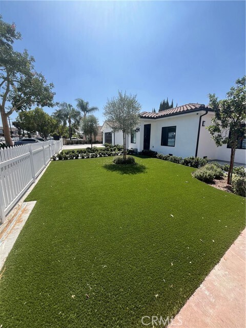 Building Photo - 7274 Century Blvd