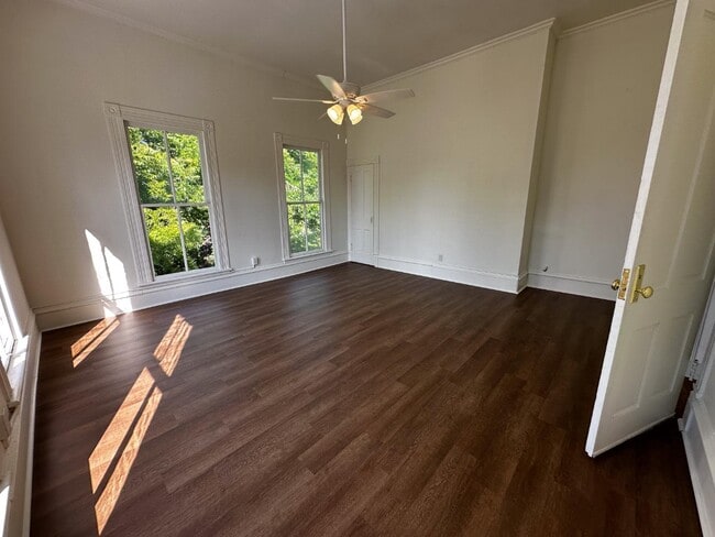 Building Photo - 210 E Ogeechee St