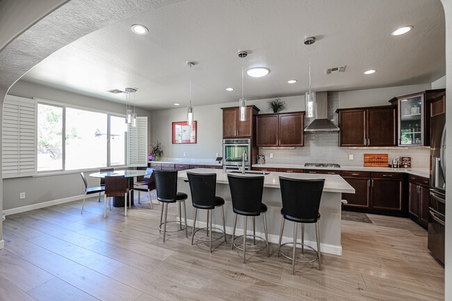 Building Photo - 15626 W Campbell Ave