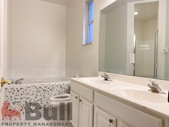 Building Photo - 540 Neumann Village Ct