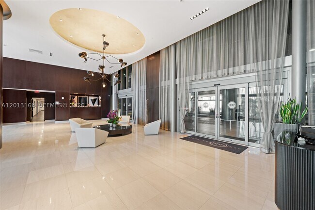 Building Photo - 900 Biscayne Blvd