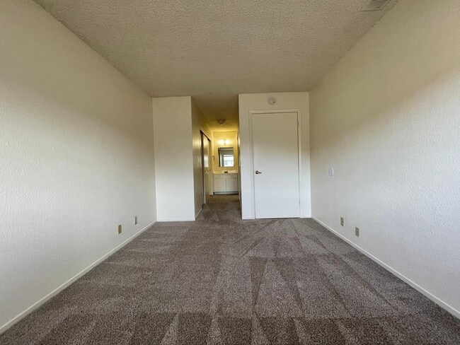 Building Photo - 9339-33 Musselman Dr.