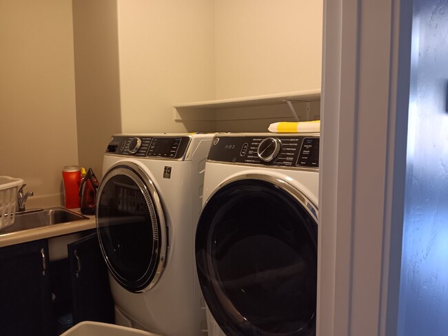 Building Photo - Beautiful single family home in Little Valley - PET FRIENDLY