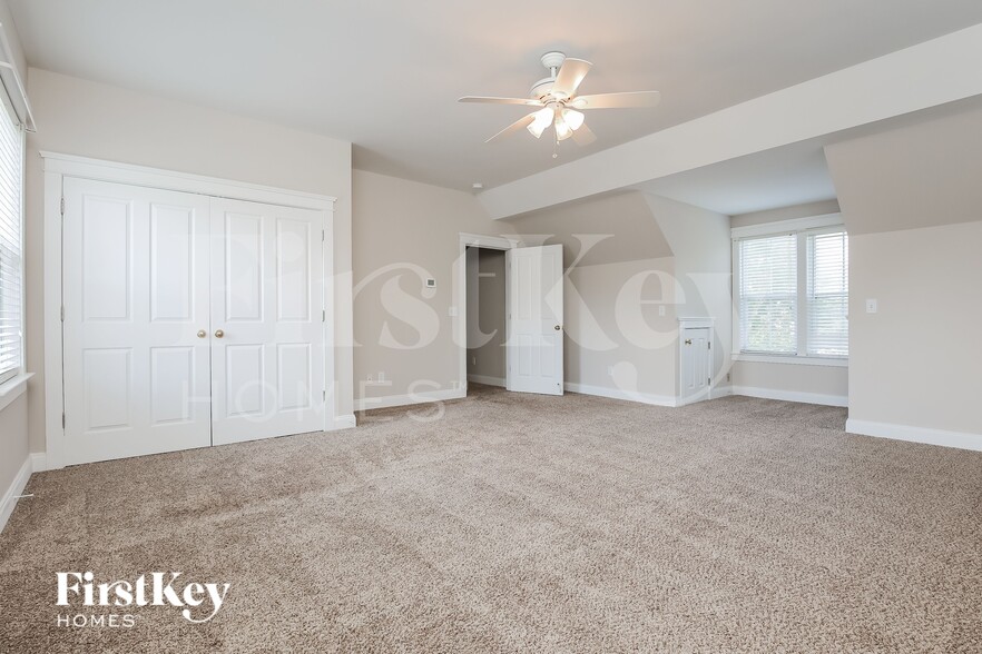 Building Photo - 228 Silverwood Ln